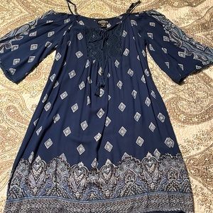 Angie cute western dress. Shoulder straps are adjustable. Size Medium 8/10